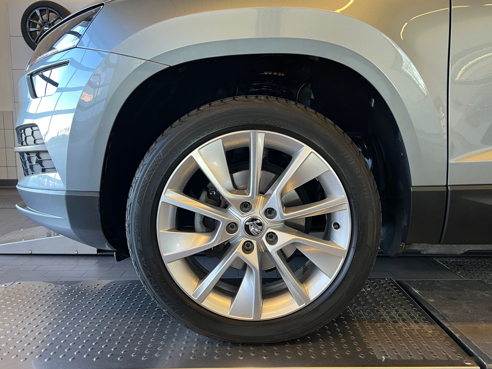 Fahrzeugabbildung SKODA Karoq Style 1.5 TSI DSG *AHK, LED, Kamera, LM'-1
