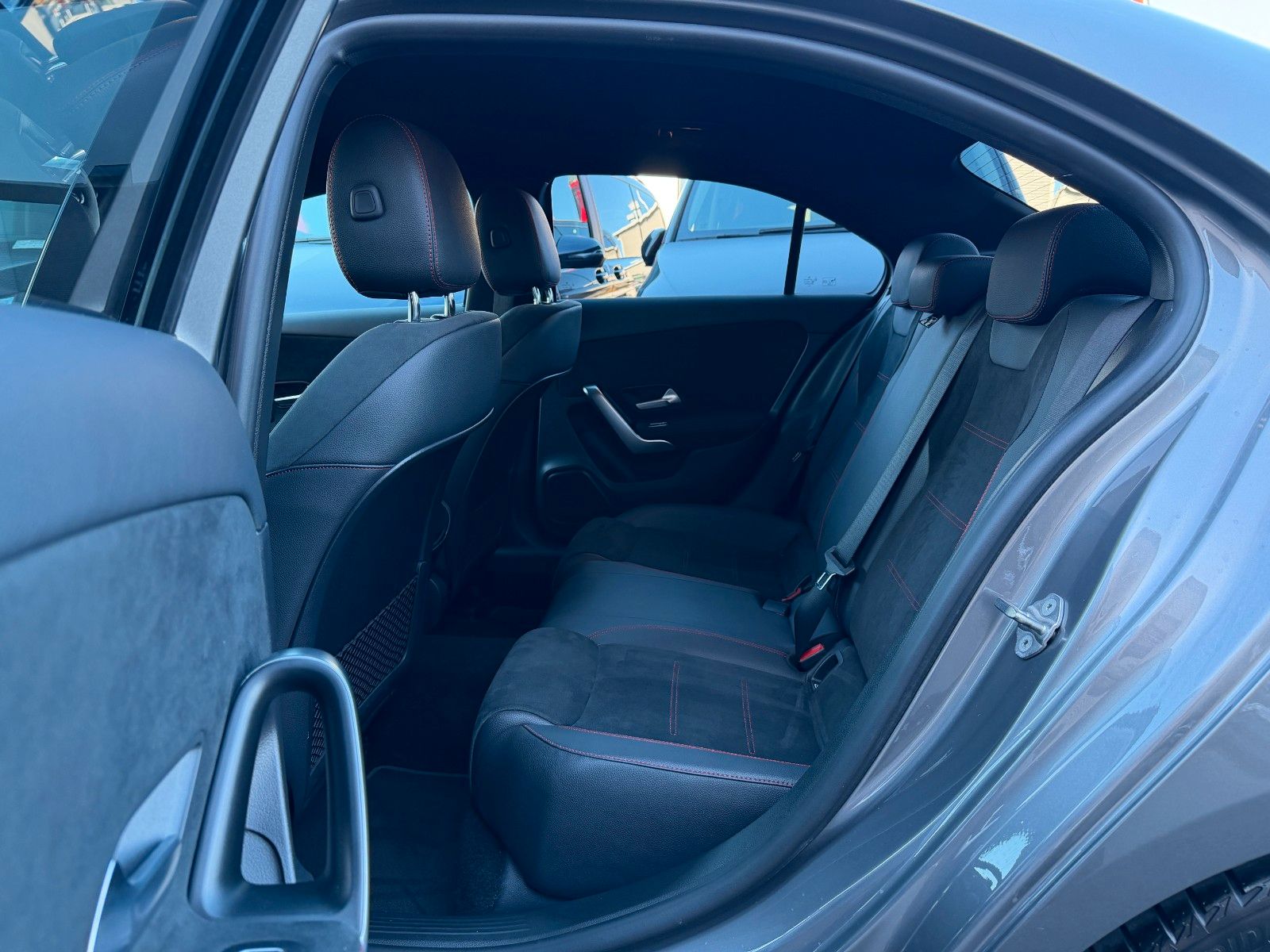 Fahrzeugabbildung Mercedes-Benz A 220 d 4 MATIC AMG Night+LED+DAB+Carplay+19"
