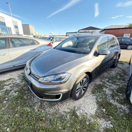 Volkswagen Golf - 1