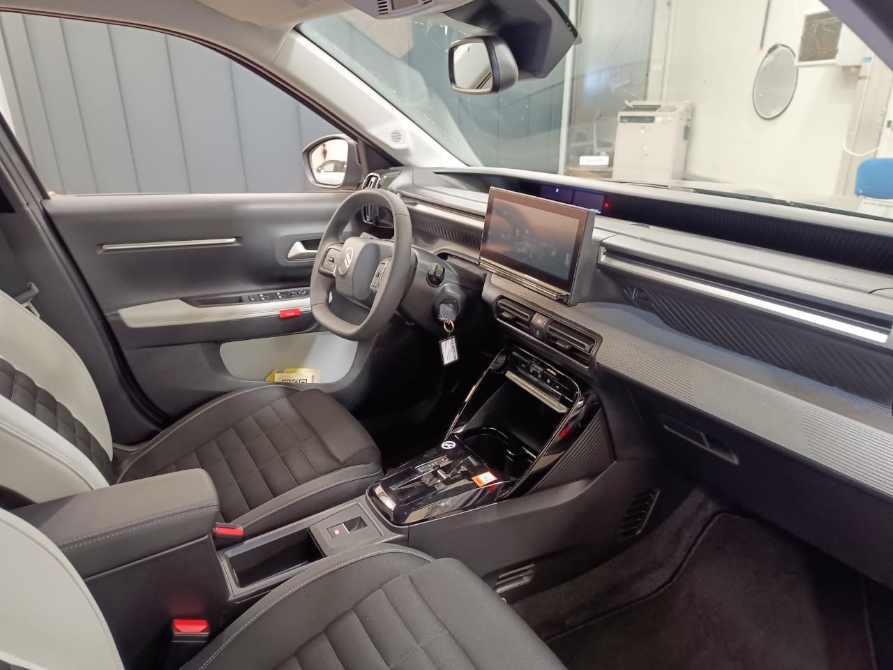 Fahrzeugabbildung Citroën ë-C3 Aircross Elektromotor Standard-Range MAX