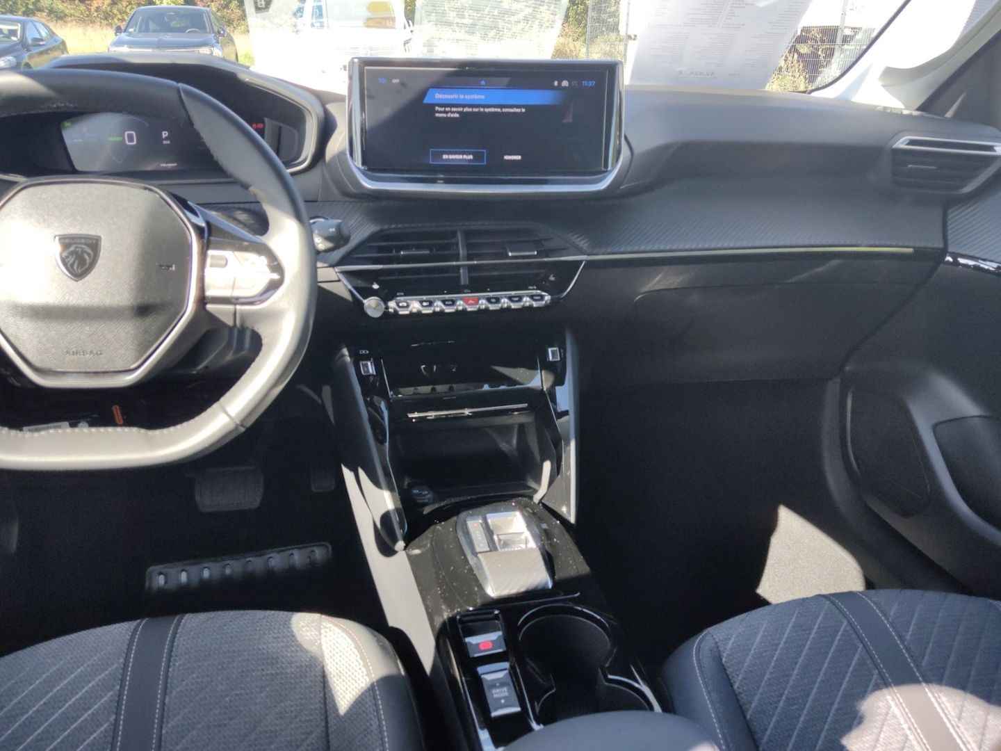 Peugeot e-208 - Bild 11