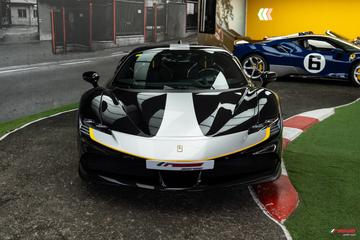 2021 Ferrari SF90 照片 2