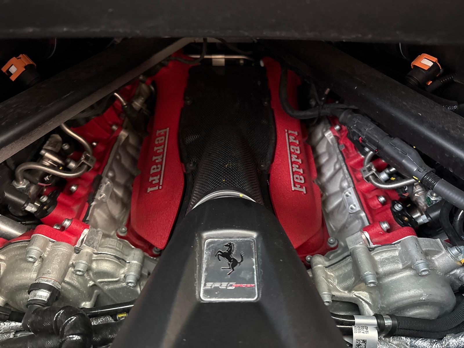 Ferrari SF90 Spider *Embleme*Navi*PDC*Klima*Leder*