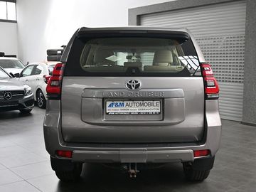 Toyota Land Cruiser - 7