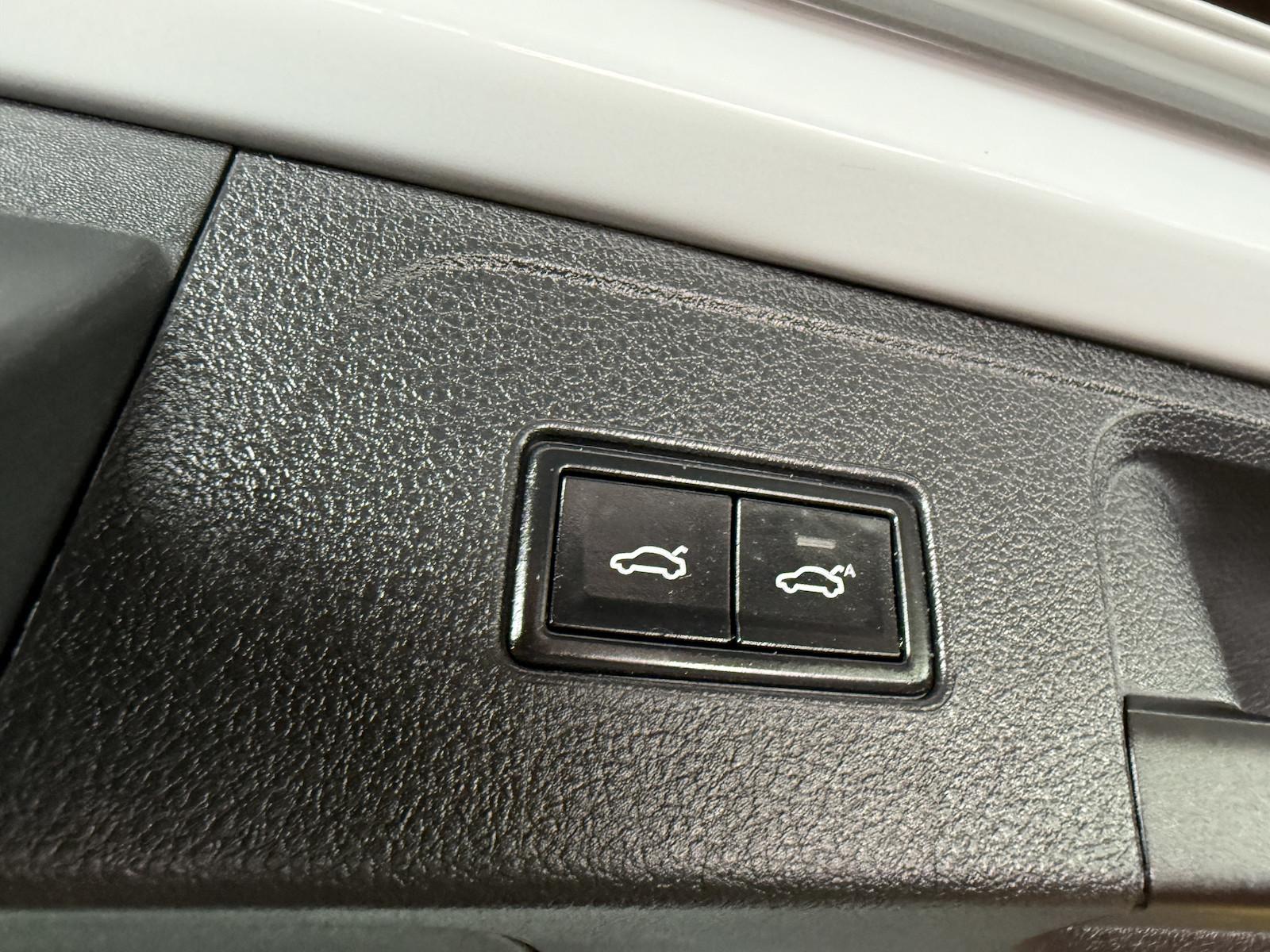 Volkswagen Passat TDI Elegance Navi*IQ*Kam*AHK*Pano, миниатюра 9
