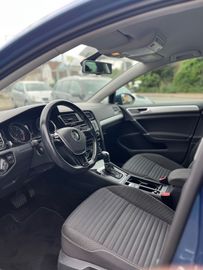 Volkswagen Golf - 8