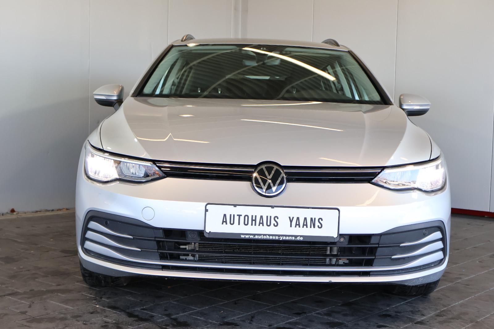 Volkswagen Golf VIII 2.0 TDI Life AID+ACC+LED+AMBIENT+AHK