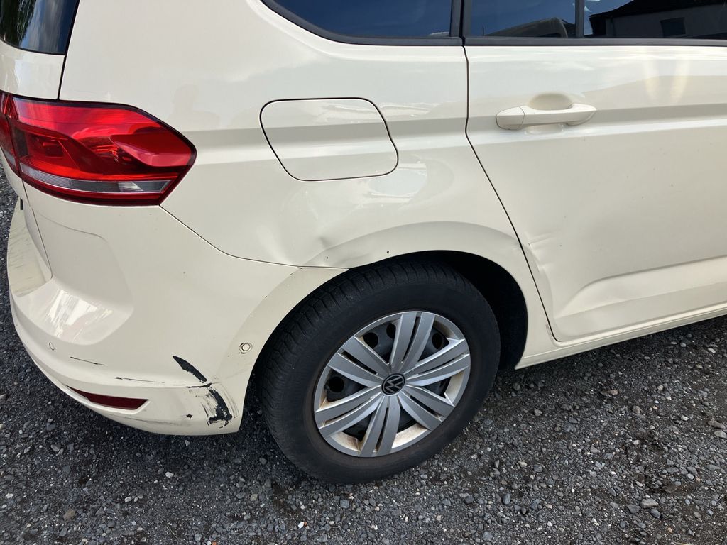 VW Touran 2.0 TDI Trendline Taxi DSG Navi Leder Shz VW Touran 2.0 TDI Trendline Taxi DSG Navi Leder Shz