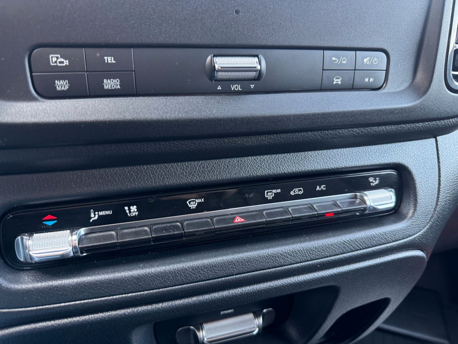 Fahrzeugabbildung Mercedes-Benz Vito 116 CDI Tourer 3200 2xKlima Navi Kamera