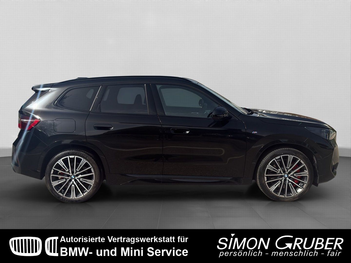 Fahrzeugabbildung BMW X1 xDrive23i M Sport Pro Pano HUD H&K Leder AHK