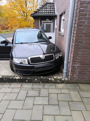 Skoda SuperB 2,8l Benzin 193PS