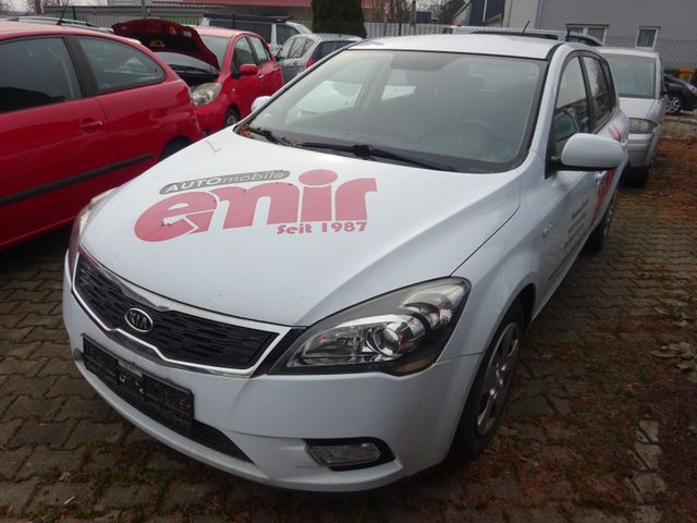 Kia Ceed 1.4 CVVT Spirit