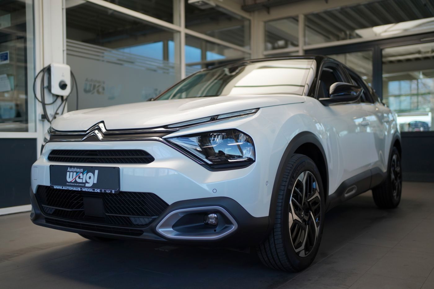 Fahrzeugabbildung Citroën C4 PureTech 130 Max Sitzheizung Navi DAB Klima