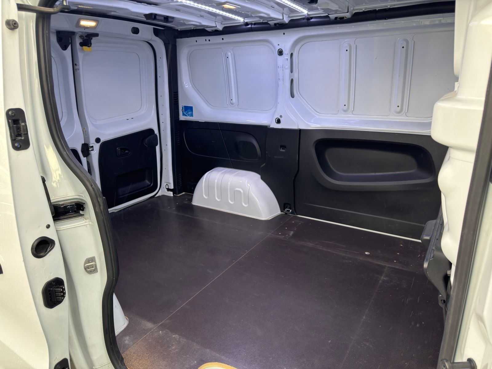 Fahrzeugabbildung Nissan Primastar 3,0t dCI 130 L1H1 N-Connecta*RFK*AHK
