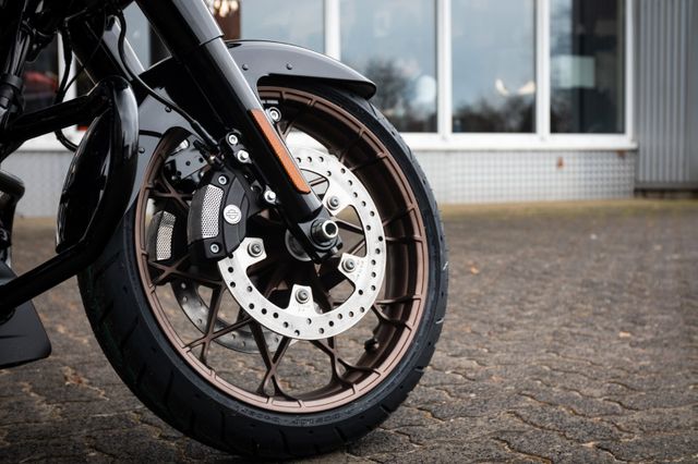 Fahrzeugabbildung Harley-Davidson ROAD GLIDE ST 117 MY23 FLTRXST sofort verfügbar!