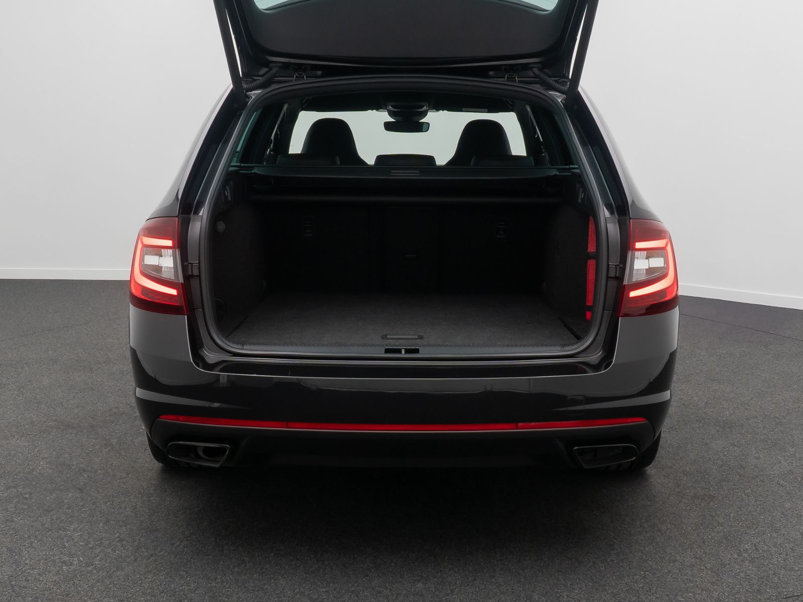 Fahrzeugabbildung SKODA Octavia RS 60 ACC Kamera SoundSys Memory DAB 18"
