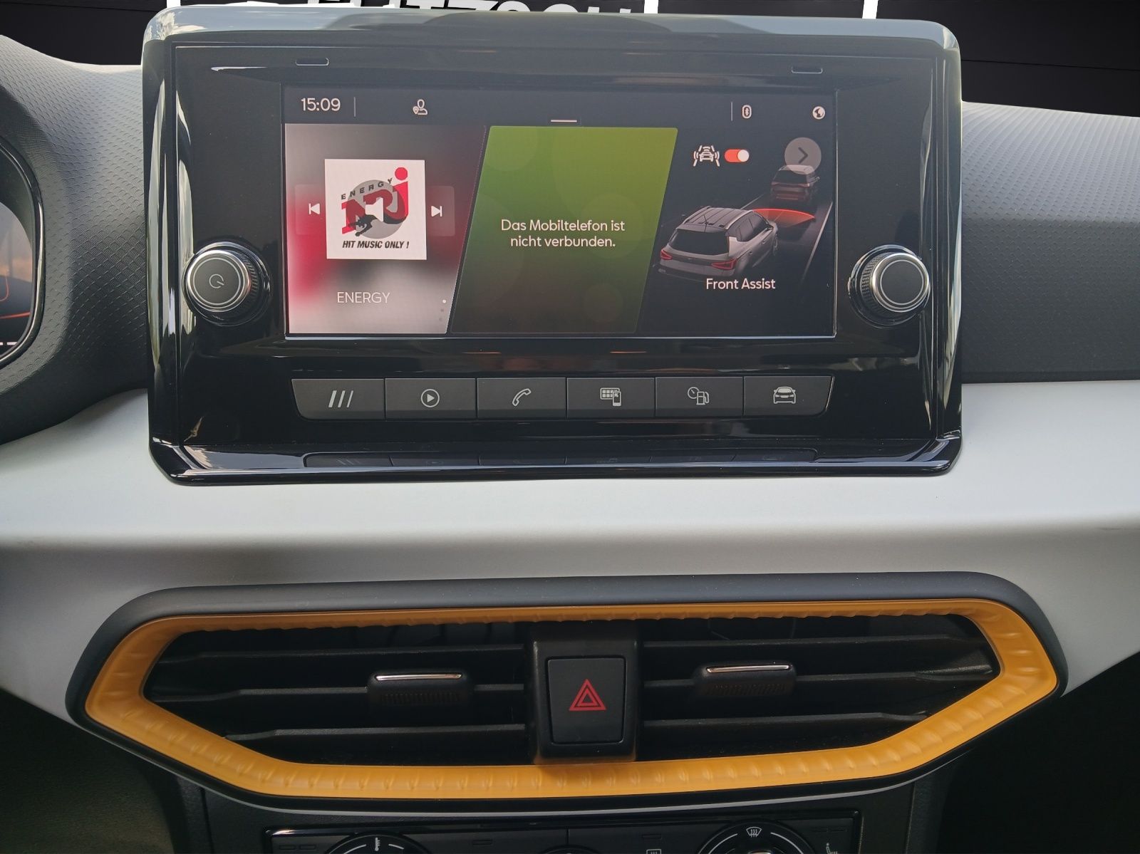 Fahrzeugabbildung SEAT Arona TSI Style LED Klima DAB GRA PDC SH LM