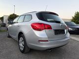 Opel Astra J Sports Tourer Selection/Automatik/Klima - Opel Astra: Selection