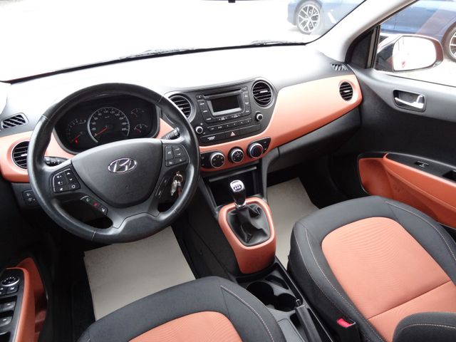 Fahrzeugabbildung Hyundai i10 FIFA World Cup Edition/2.Hd/Klima/Garantie/