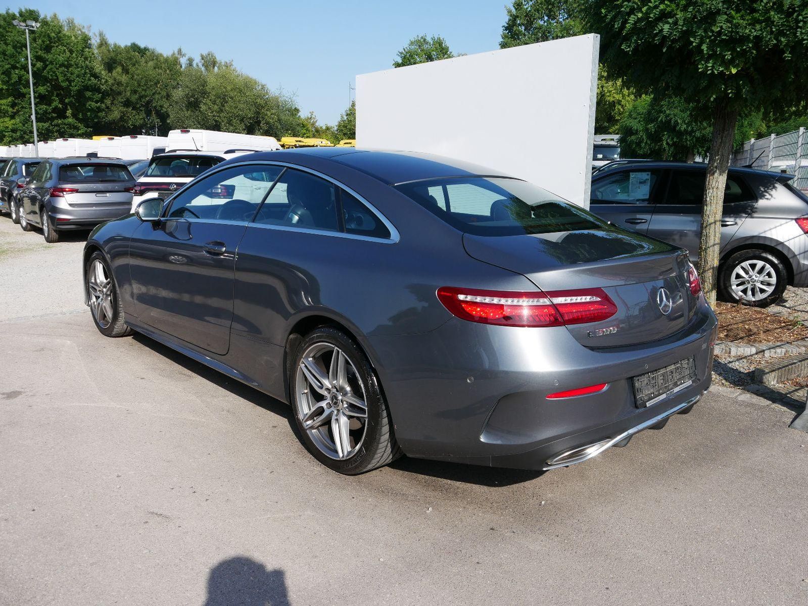 Mercedes-Benz E 300 Coupe-AMG-LINE NAVI PDC KAMERA LED SHZ KLI foto 6