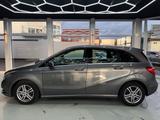 Mercedes-Benz B 200*AUTOMATIK*XENON*NAVI*PDC*MFL - Mercedes-Benz mit Benzin-Antrieb: Stoff, Scheckheftgepflegt