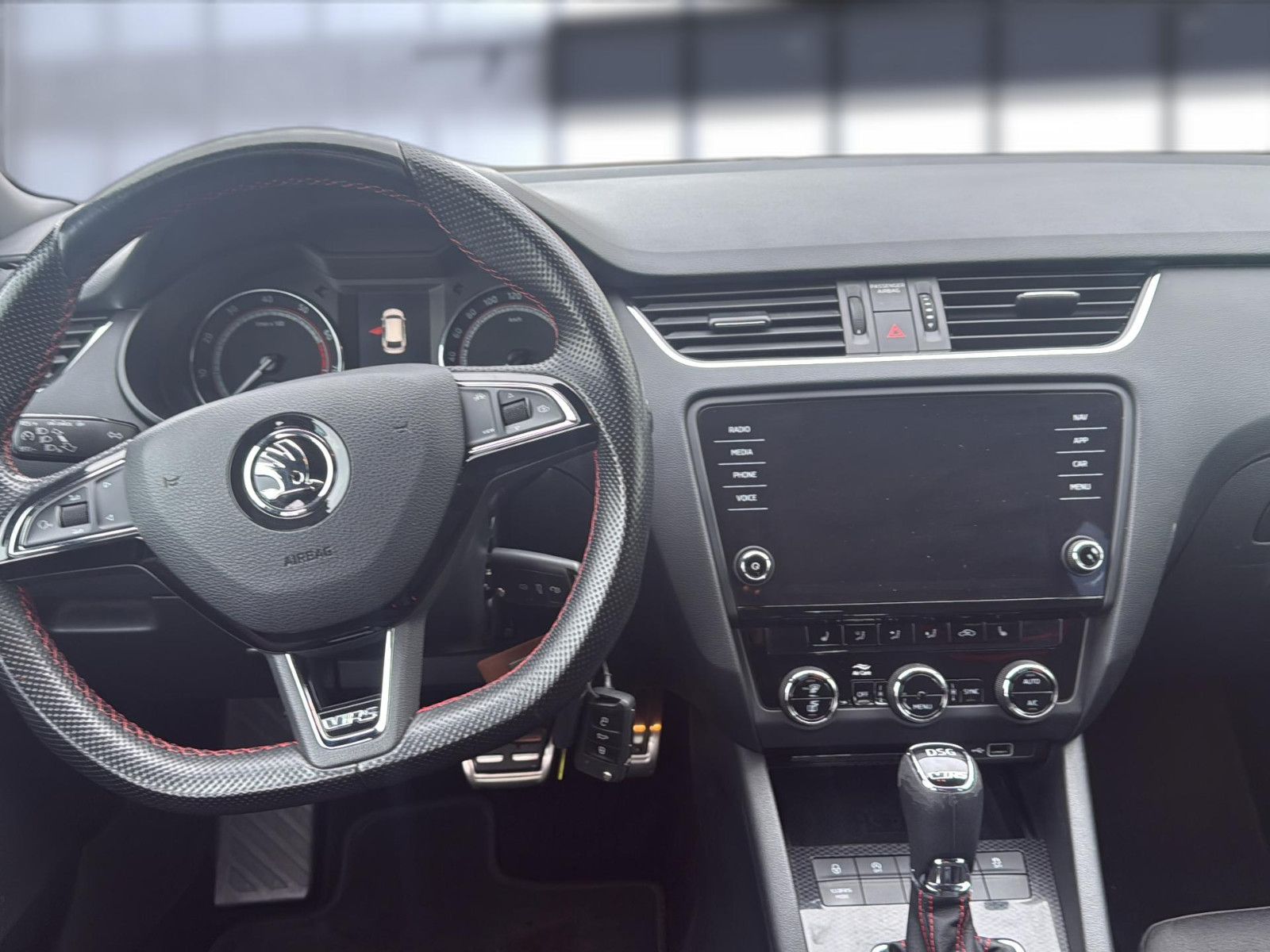 Fahrzeugabbildung SKODA Octavia Combi RS 245 / AHK/Unfallfrei