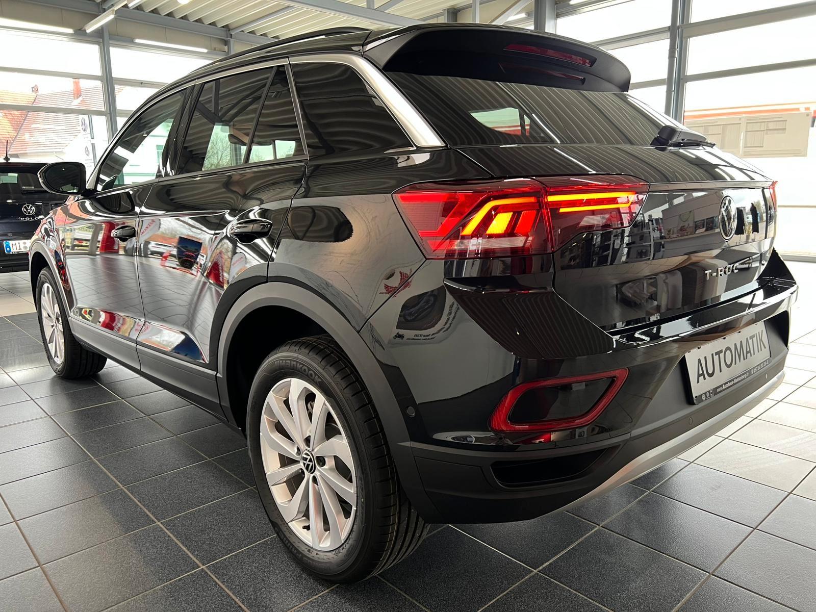Volkswagen T-Roc 1.5 TSI DSG Life LED ACC RFK APP 2-Z AHK