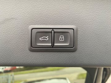 Fahrzeugabbildung Audi A6 2.0 TDI Avant Ultra*Totwinkel*StHz*Kamera*