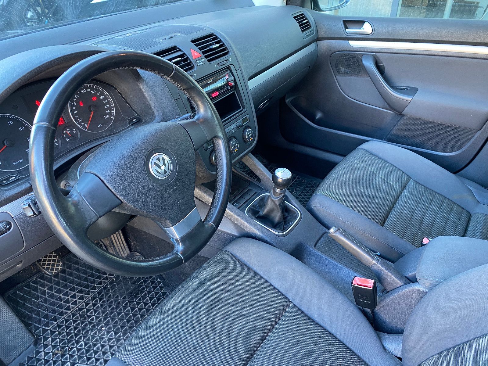 Fahrzeugabbildung Volkswagen Golf 1.4 TSI 90 kW 5-Türer