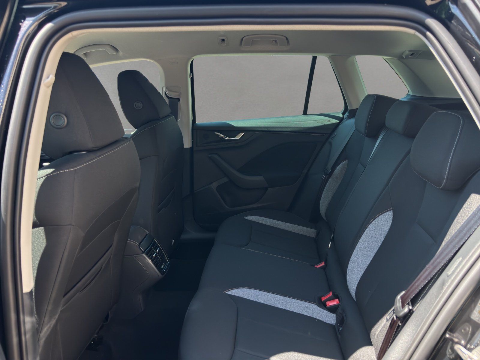 Fahrzeugabbildung SKODA Kamiq Balance DSG AHK+MATRIX+ACC+5JAHRE-GARANTIE