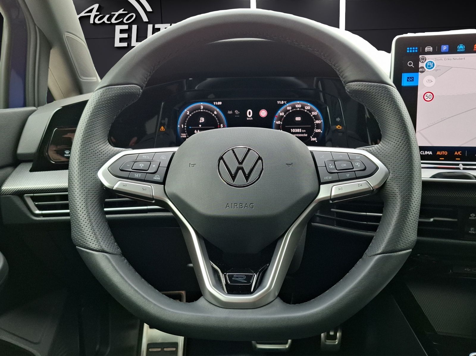 Fahrzeugabbildung Volkswagen Golf VIII Variant TDI R-Line DSG LED Navi AID AC
