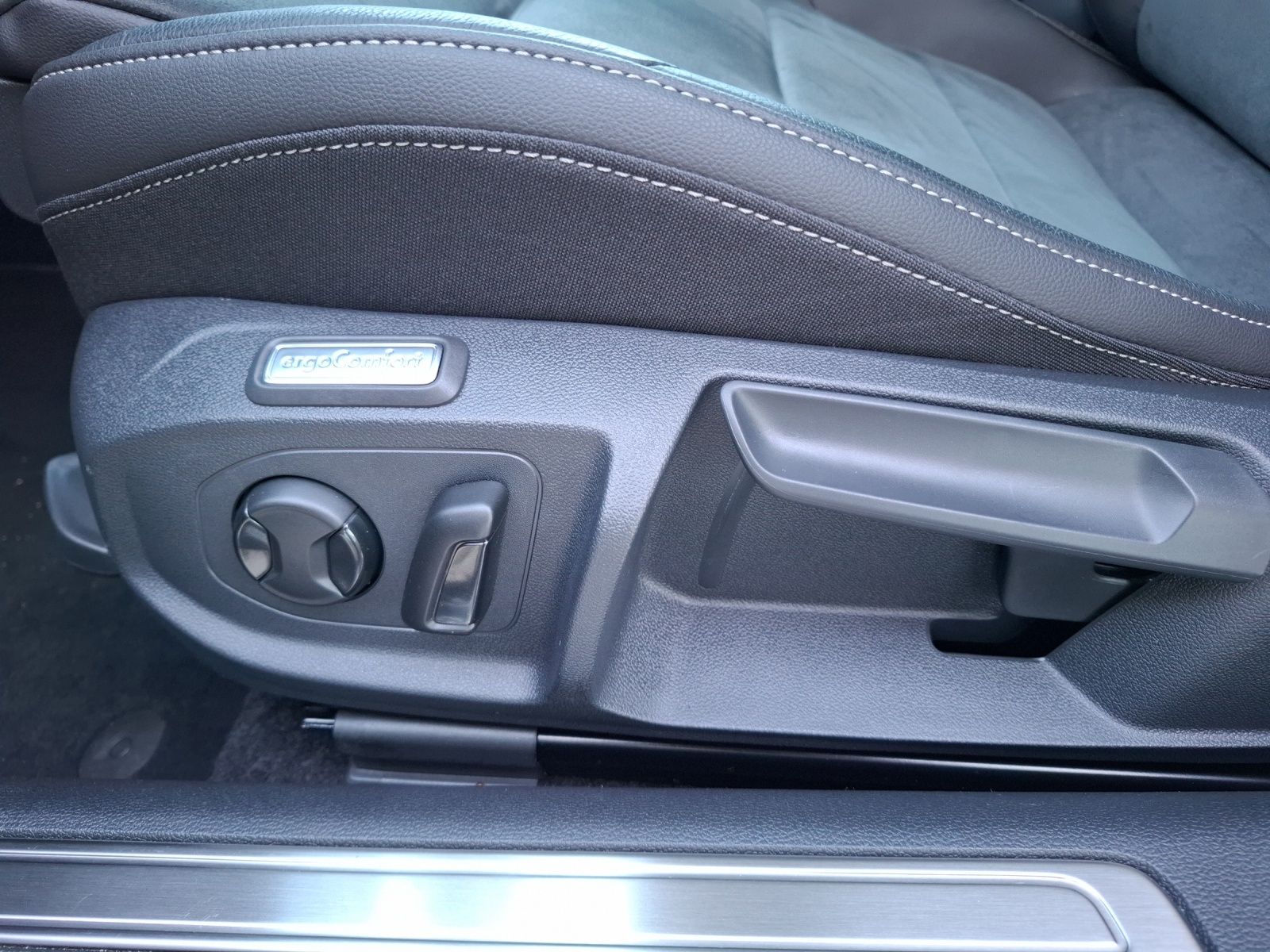 Fahrzeugabbildung Volkswagen Arteon SB TDI Elegance DSG LED AHK NAvi AID ACC