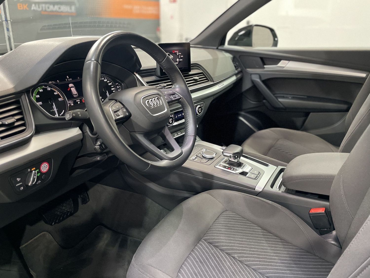 Fahrzeugabbildung Audi Q5 50 TFSI e quat. S-Line Black Edition#ACC#Spur