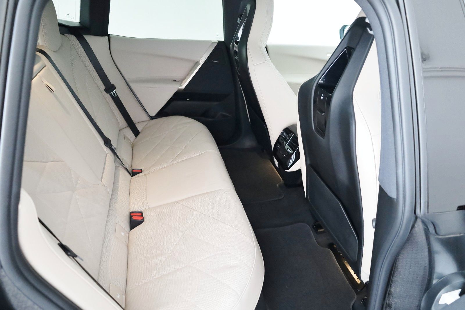 Fahrzeugabbildung BMW iX 50, Wärmekomfort,HUD,Laser,360K.,Pano,AHK,+WR