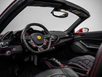 صورة مصغرة 17 لـ 2015 Ferrari 488 SPIDER