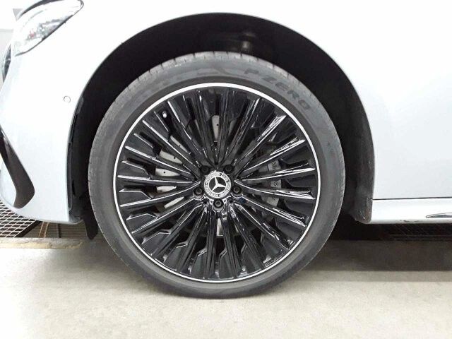Fahrzeugabbildung Mercedes-Benz E 450 d 4M AMG Burm+AirM+Pano+Memory+360°+Keyles