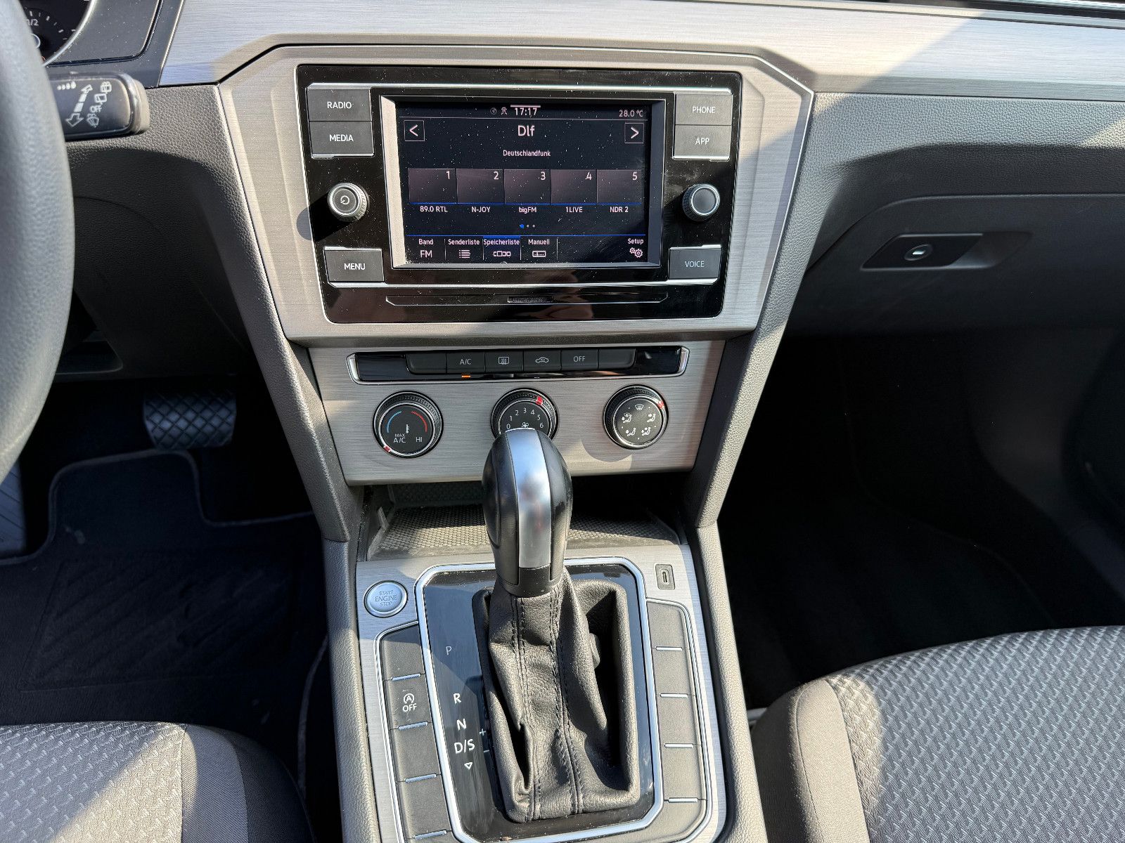 VW Passat Variant Passat 2.0 TDI Variant AUTOMATIK/KLIMA/AHK – Foto 13
