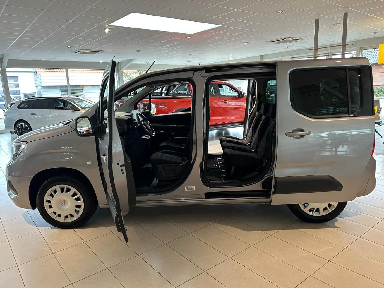 Fahrzeugabbildung Opel Combo Life E Elegance