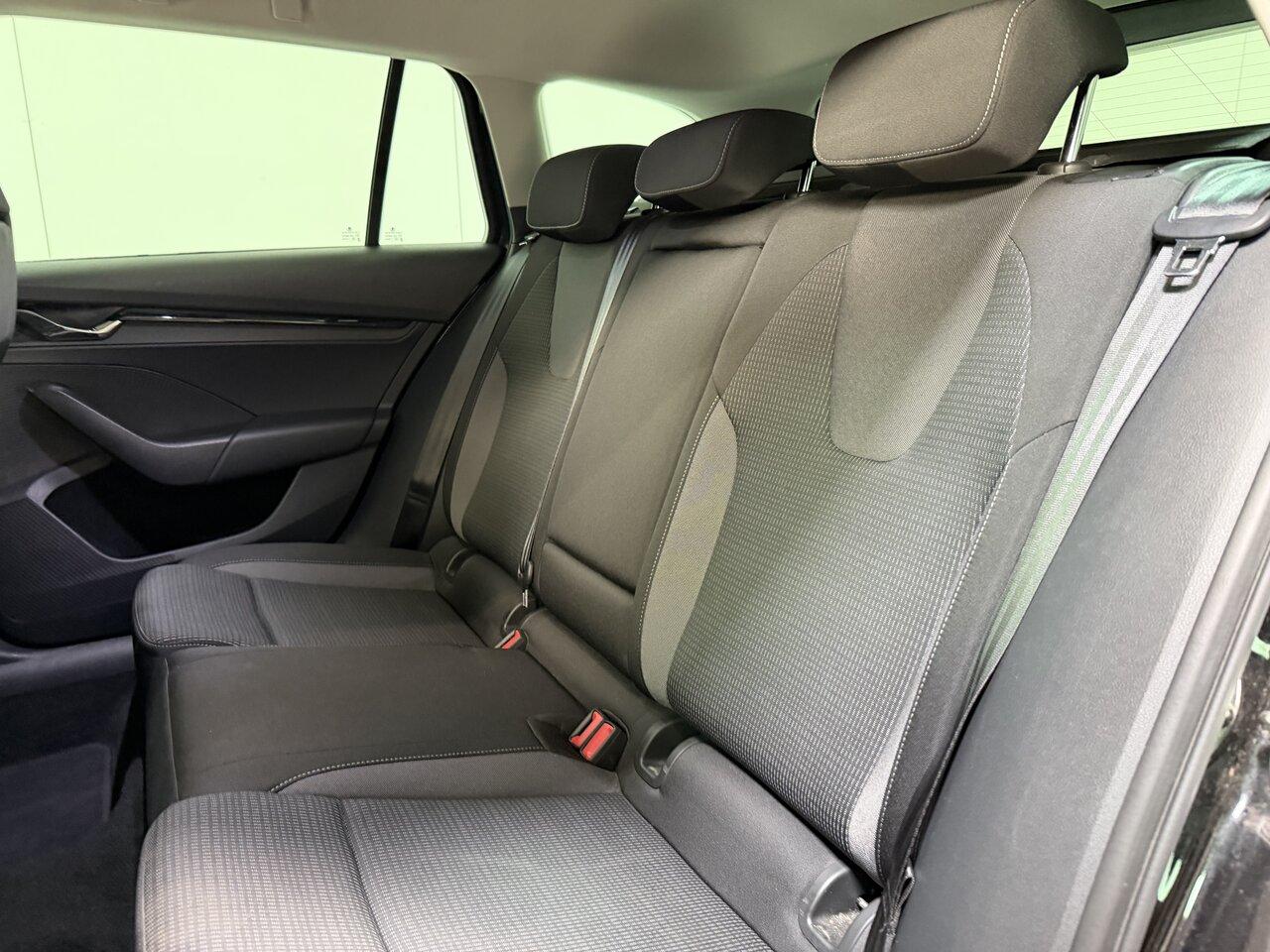 Skoda Octavia Break 1.0 e-Tec Autom. Apple CarPlay -, миниатюра 9