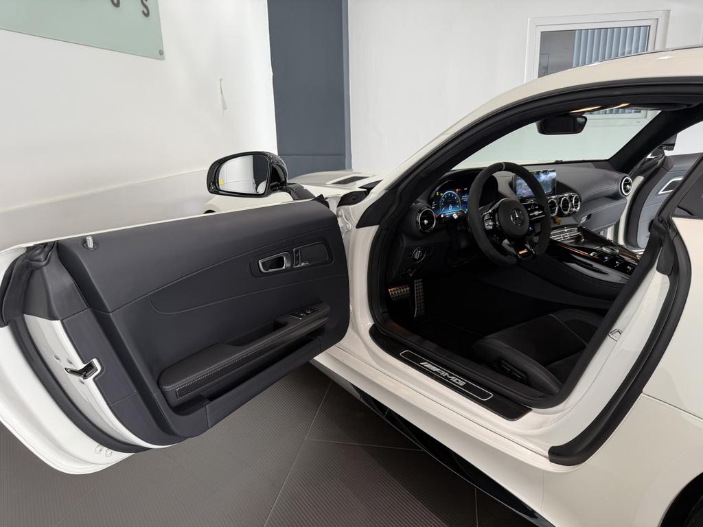 Mercedes-Benz AMG GT R