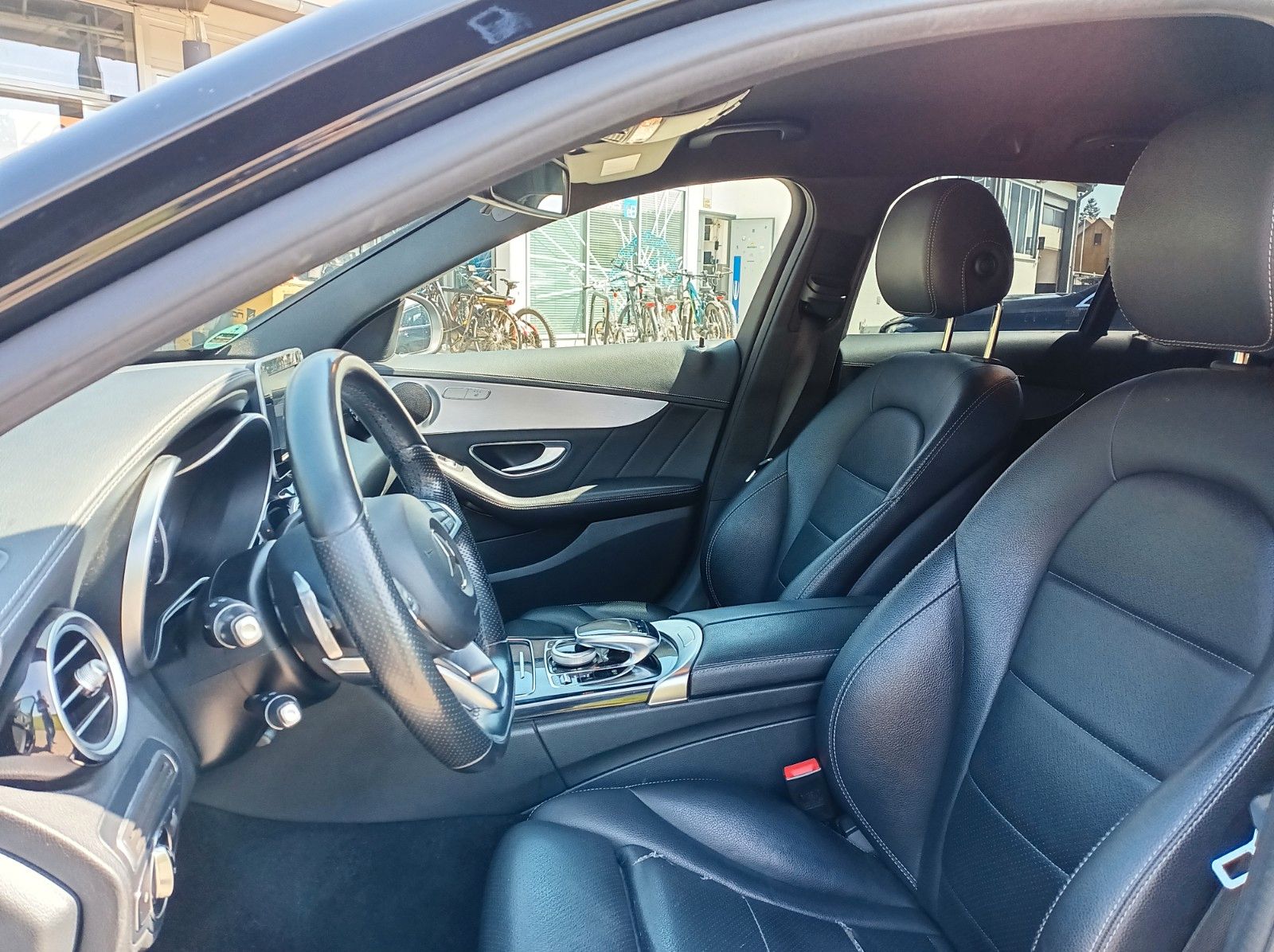 Fahrzeugabbildung Mercedes-Benz C 220T+AMG LINE INTERIEUR+EXTERIEUR+SCHECKHEFT +