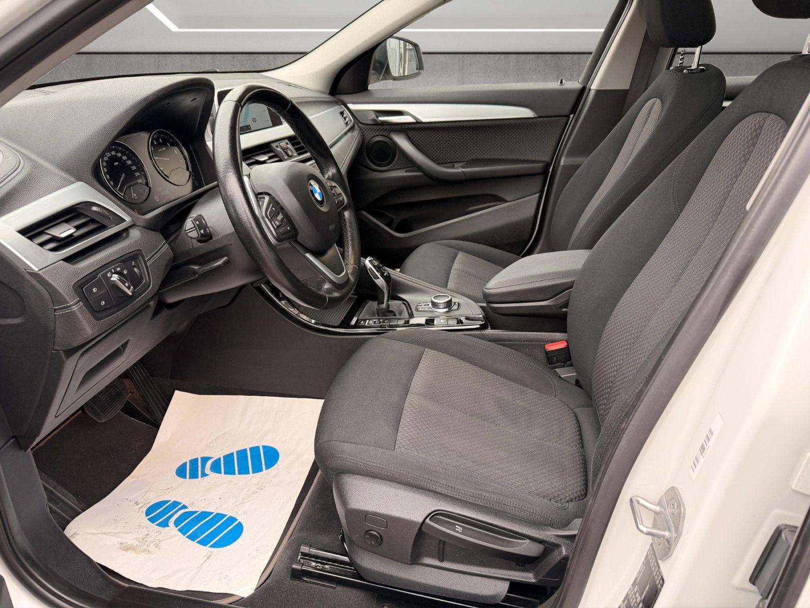 BMW X2 sDrive 18i*Automatik*LED*Navi*Panorama foto 4