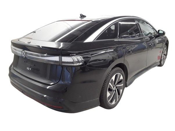 ID.7 PRO IQ.LIGHT+AR HUD+ACC+AHK+KAMERA+PANO+NAV