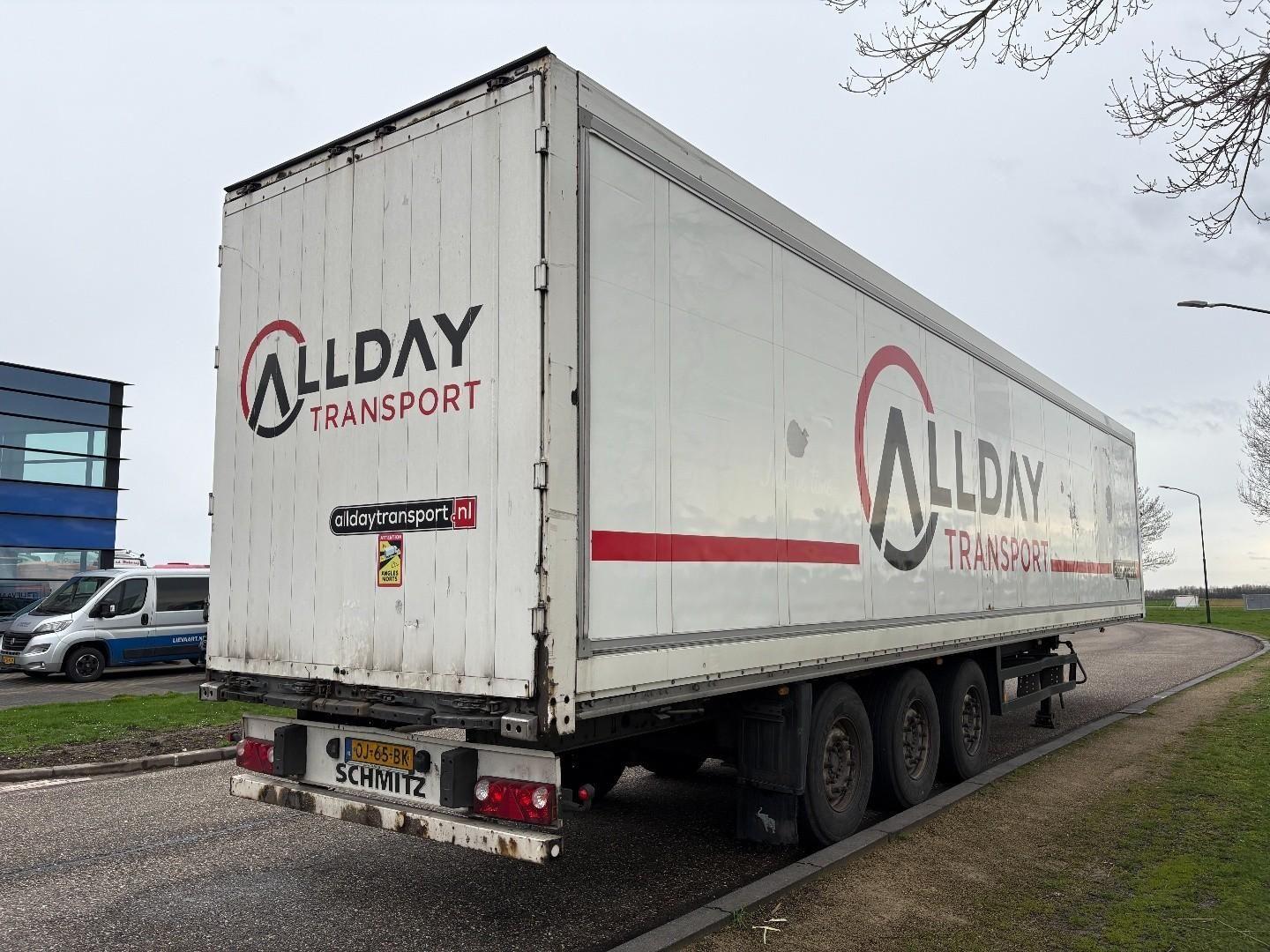 Schmitz Cargobull SKO 24 3-Axle Box / SAF Axles / Discbrakes / Lif