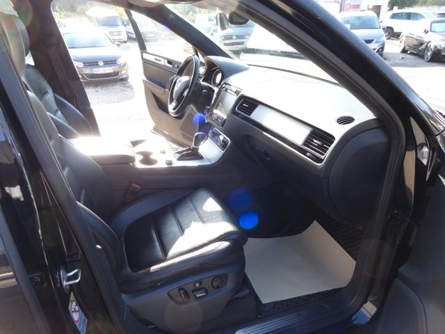 Fahrzeugabbildung Volkswagen Touareg V6 TDI/Xenon/Leder/Kam/Luft/2.Hd/AHK/Nav
