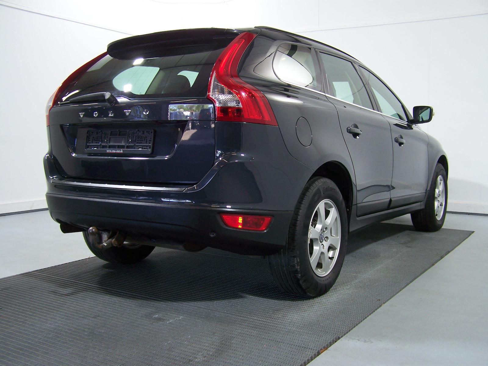 Volvo XC60 D5 Momentum Autom NAVI+LEDER+PDC