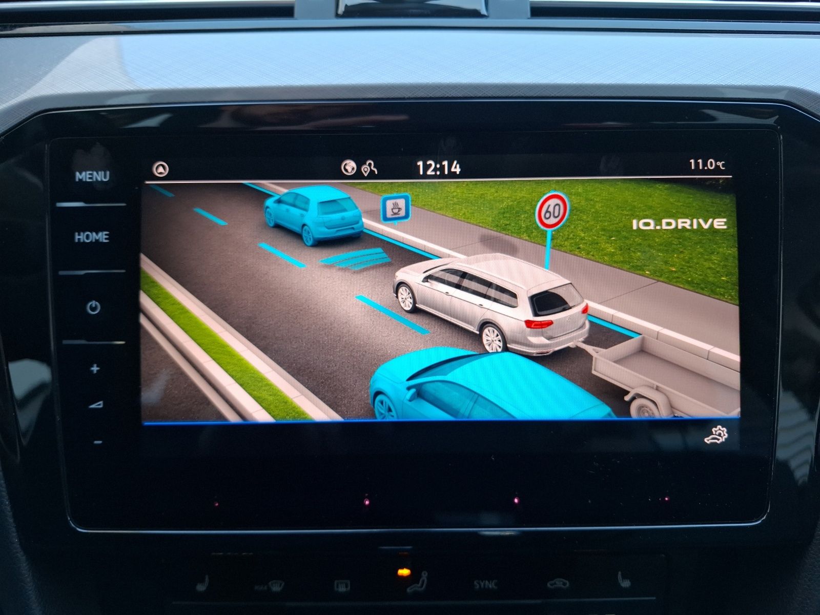 Fahrzeugabbildung Volkswagen Passat Variant TDI Business DSG Matrix AHK Navi