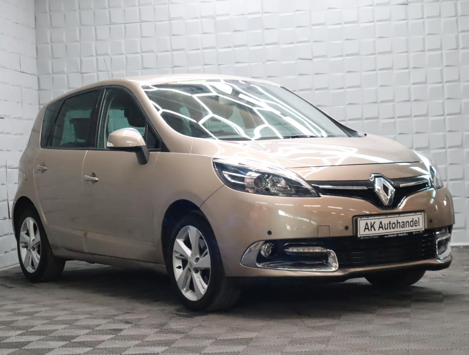 Renault Scenic 2013 — interior