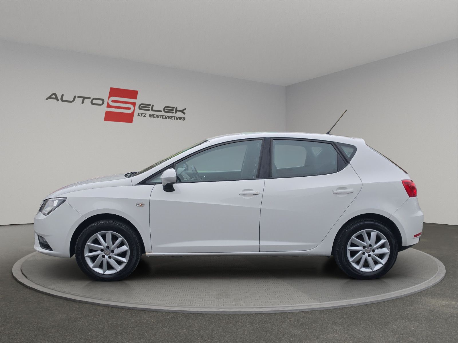 Fahrzeugabbildung SEAT Ibiza Lim. Style Viva TÜV SERVICE NEU