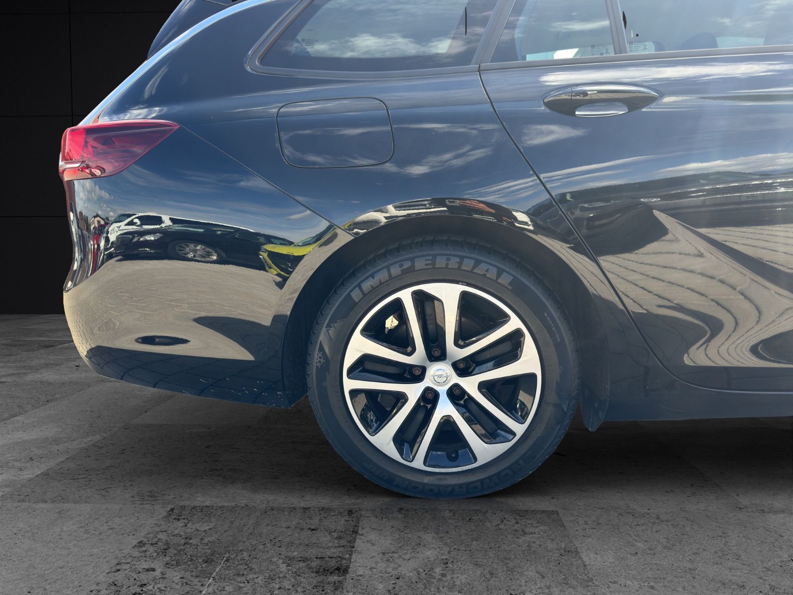 Fahrzeugabbildung Opel Insignia B Sports Tourer Edition/Apple CarPlay